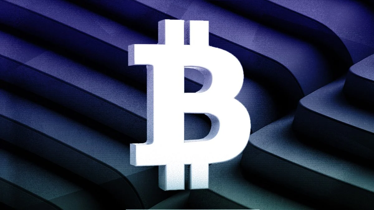 BTC bounces back to $43,000 after Fed hints at possible rate hike in late January