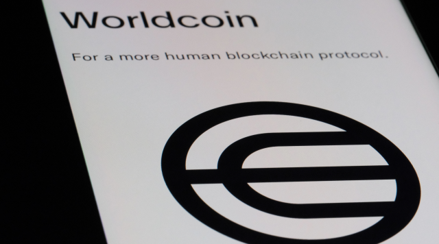 blockchain crypto cryptocurrency worldcoin worldapp 10m users (SpotedCrypto)